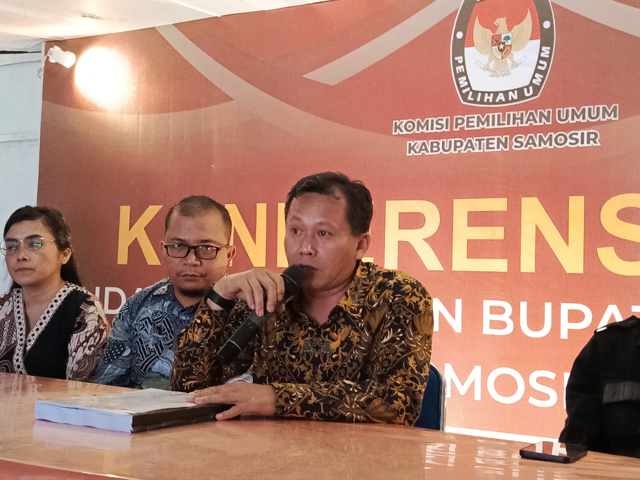 Hari Pertama Pendaftaran Pilkada Samosir Kosong