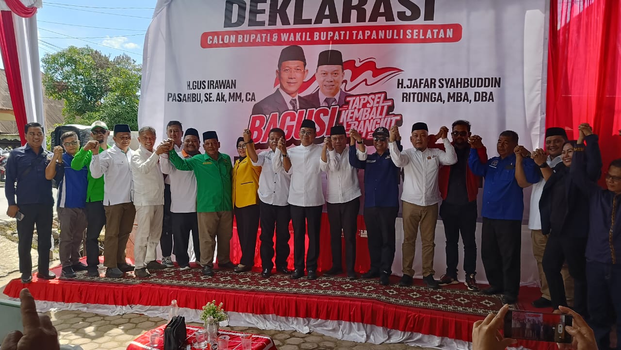 Ribuan Massa Ramaikan Deklarasi Dan Antar Gus Irawan-Syahbuddin Ke KPU Tapsel