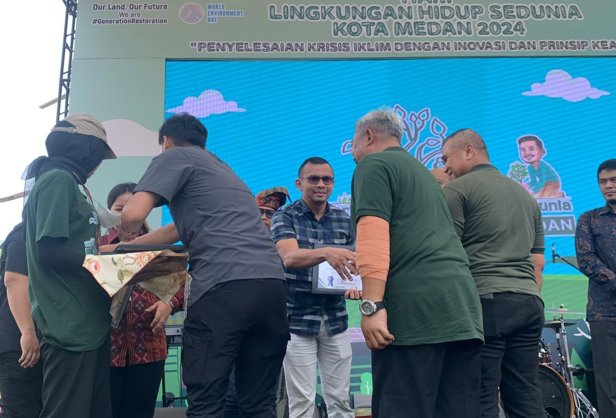 Peringatan Hari Lingkungan Hidup, RSU Royal Prima Marelan Terima Penghargaan