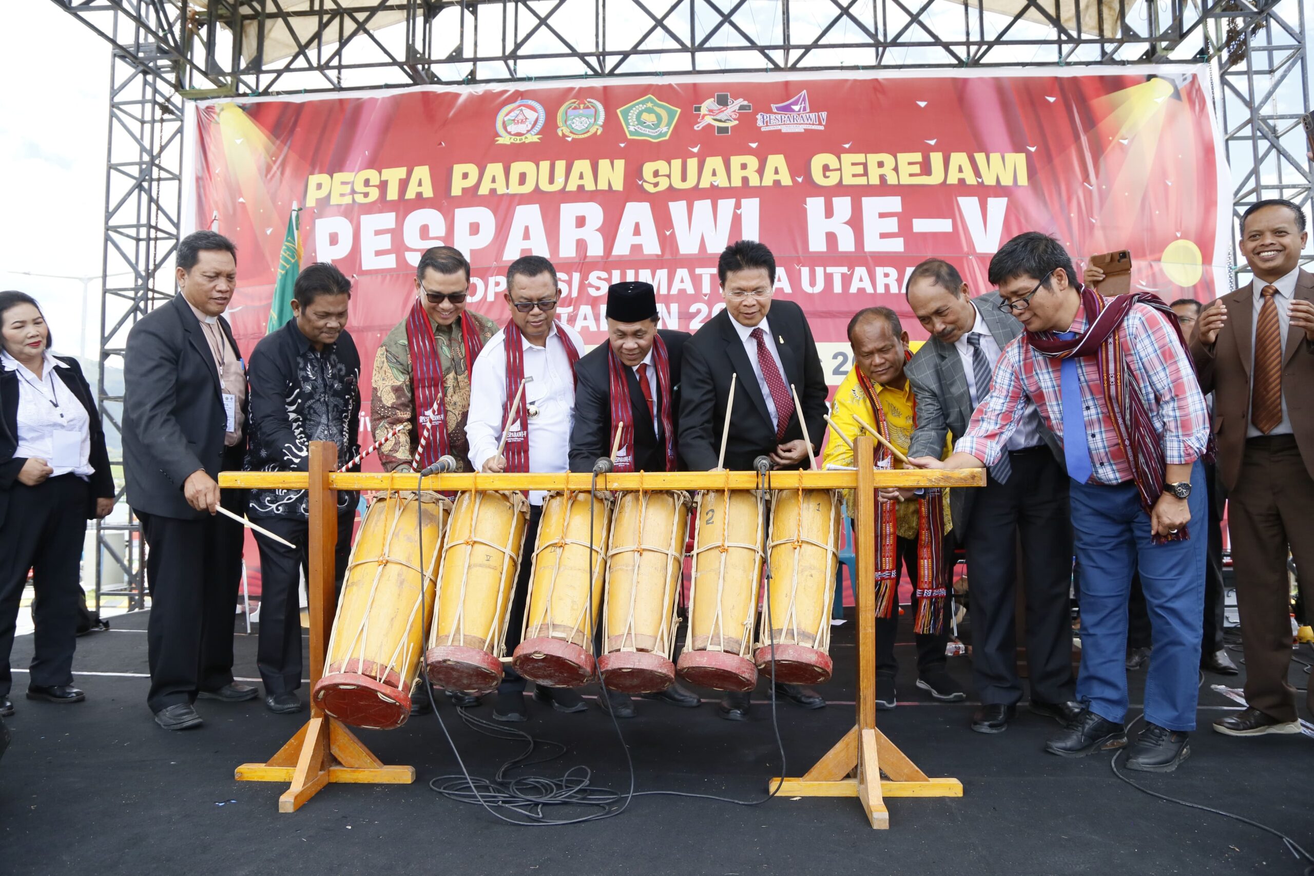Pesparawi V Sumut Resmi Dibuka, Bupati Toba Ajak Peserta Junjung Sportifivitas