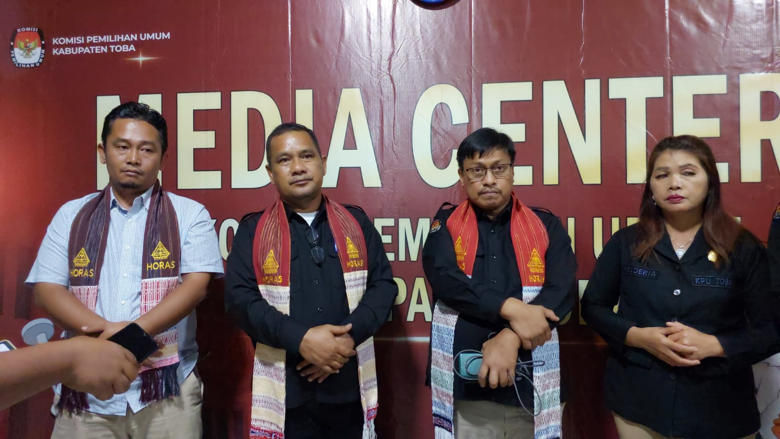 Hanya Tiga Paslon Yang Mendaftar Ke KPU Toba