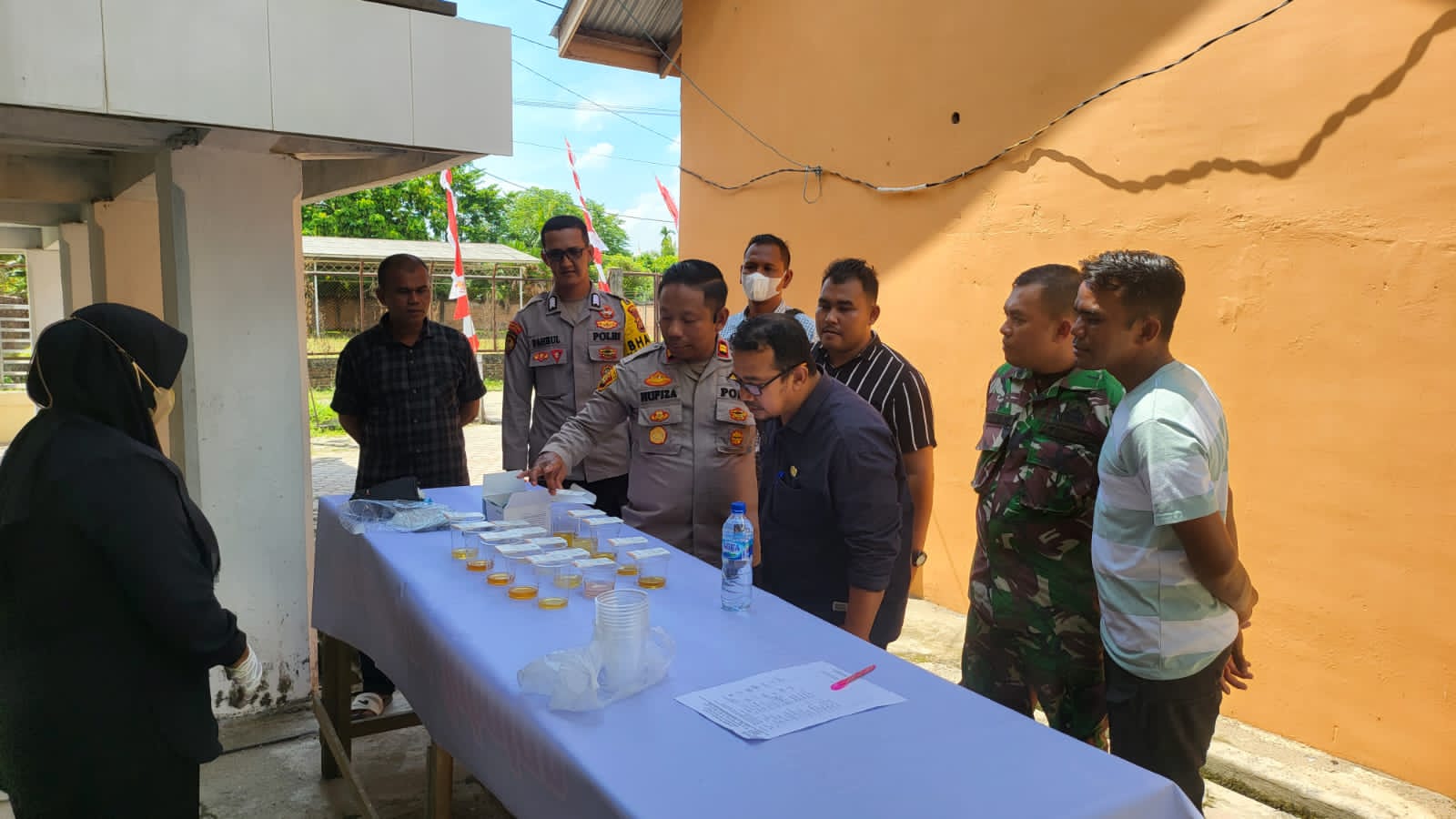 Perangi Narkoba, Pemuda Dan Perangkat Gampong Seuriget Test Urine