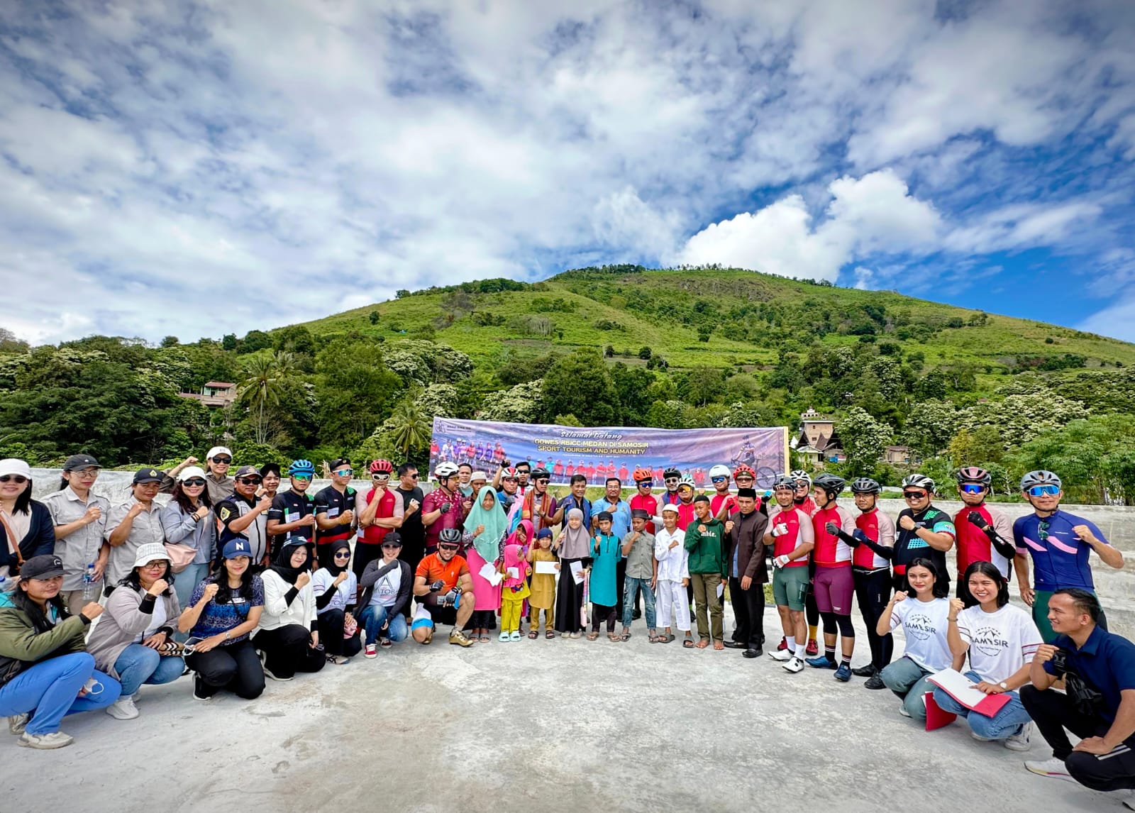 RB-ICC Medan Goes To Samosir, Tanam Pohon Dan Santuni Anak Yatim