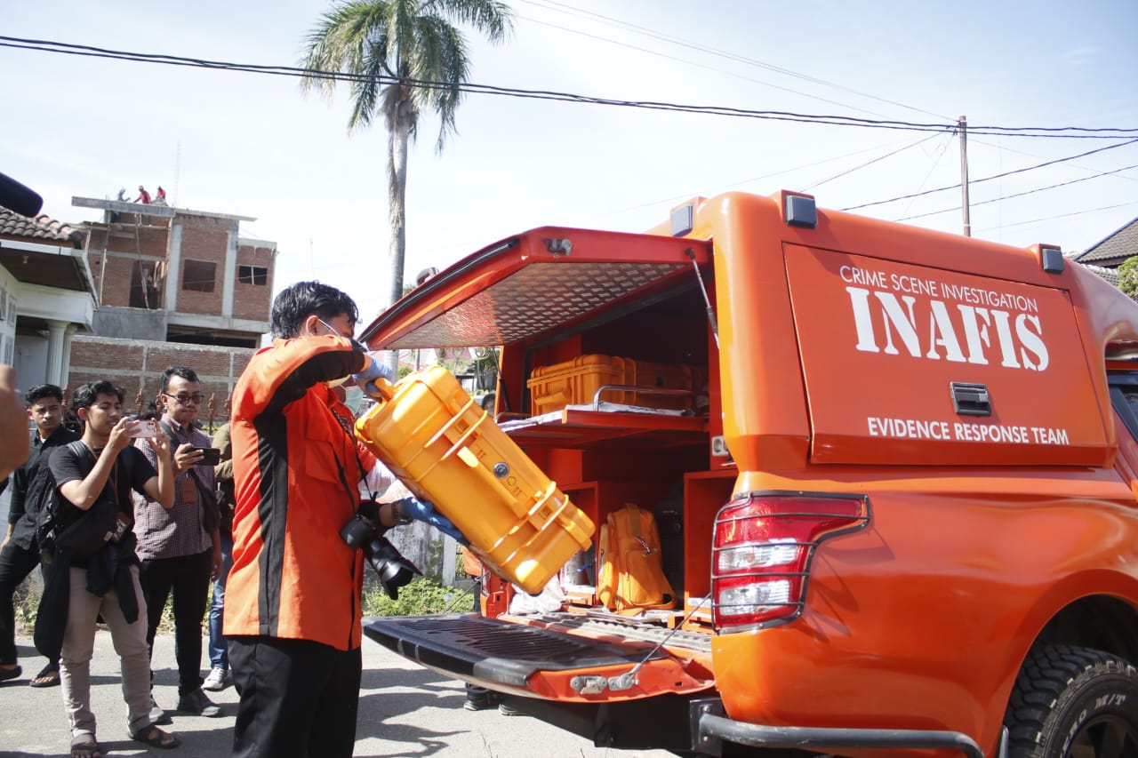 Polisi Temukan Sejumlah BB Pasca Ledakan Di Rumah Cagub Aceh Bustami