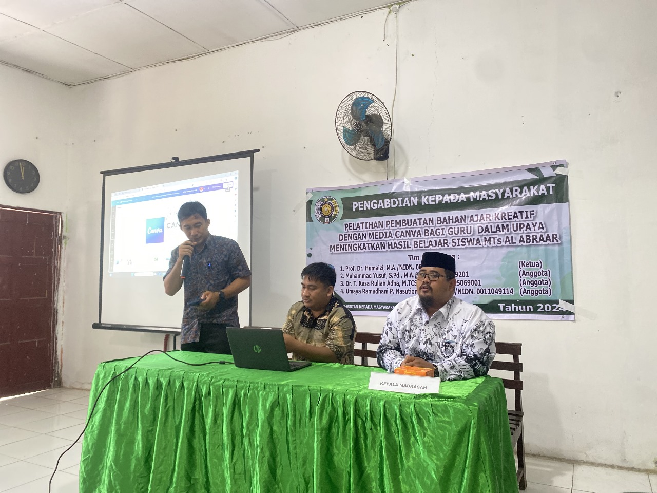 Tim Dosen USU Beri Pelatihan Bahan Ajar Kreatif Di MTs Al Abraar