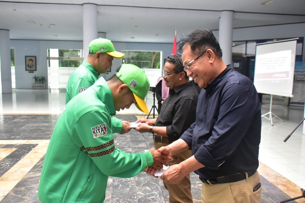 Rektor Berangkatkan 158 Atlet Dan 27 Pelatih Dari Unimed Perkuat Kontingen Sumut Pada PON XXI 2024