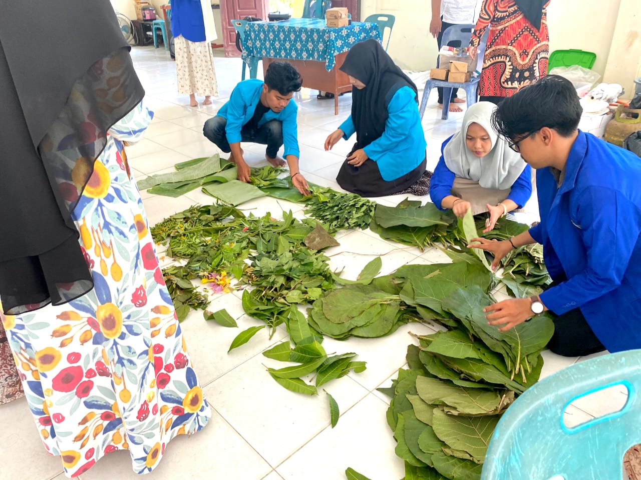 PKM Unsam Tingkatkan Kreativitas Warga Melalui Ecoprint