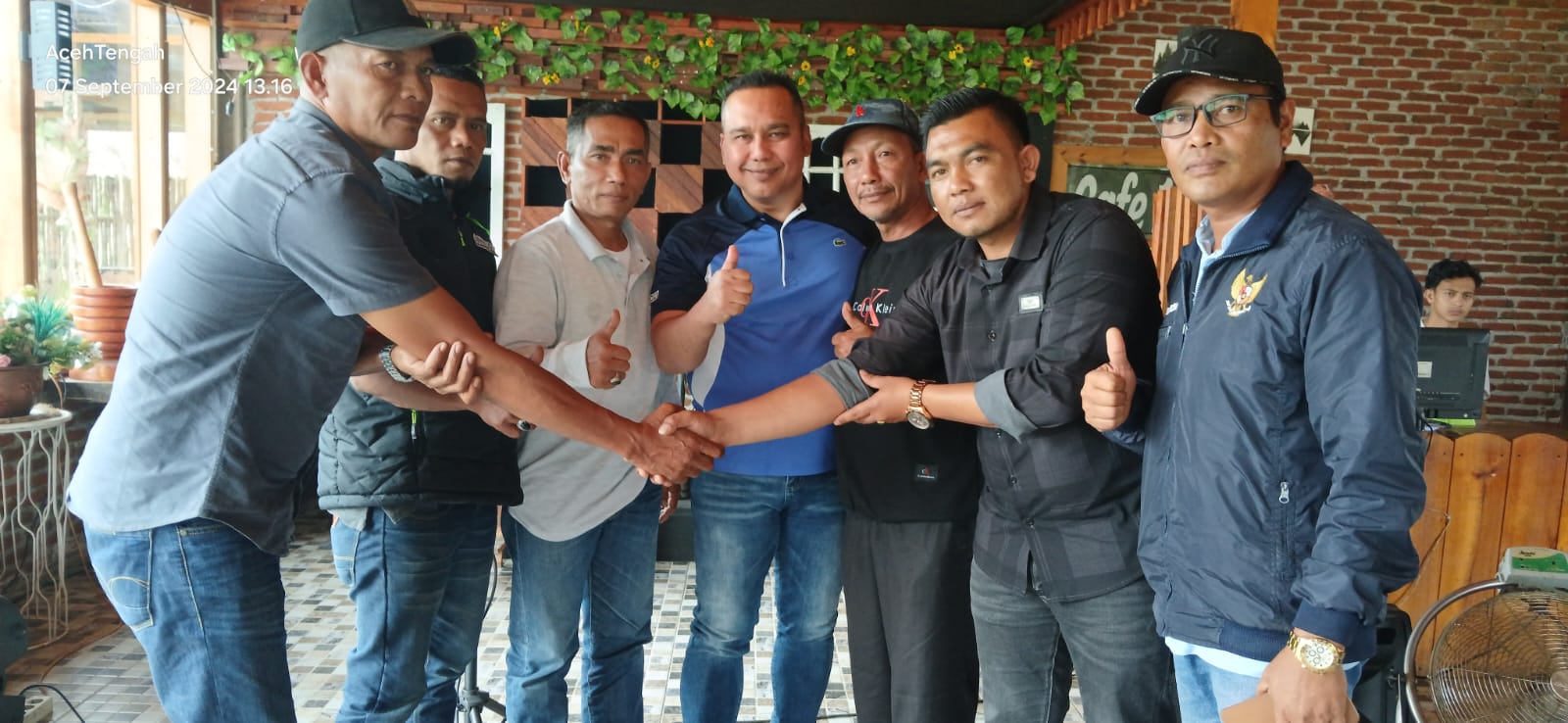 Kasat Reskrim Polres Aceh Tengah Fasilitasi Mediasi Perdamaian Wartawan Dan Reje