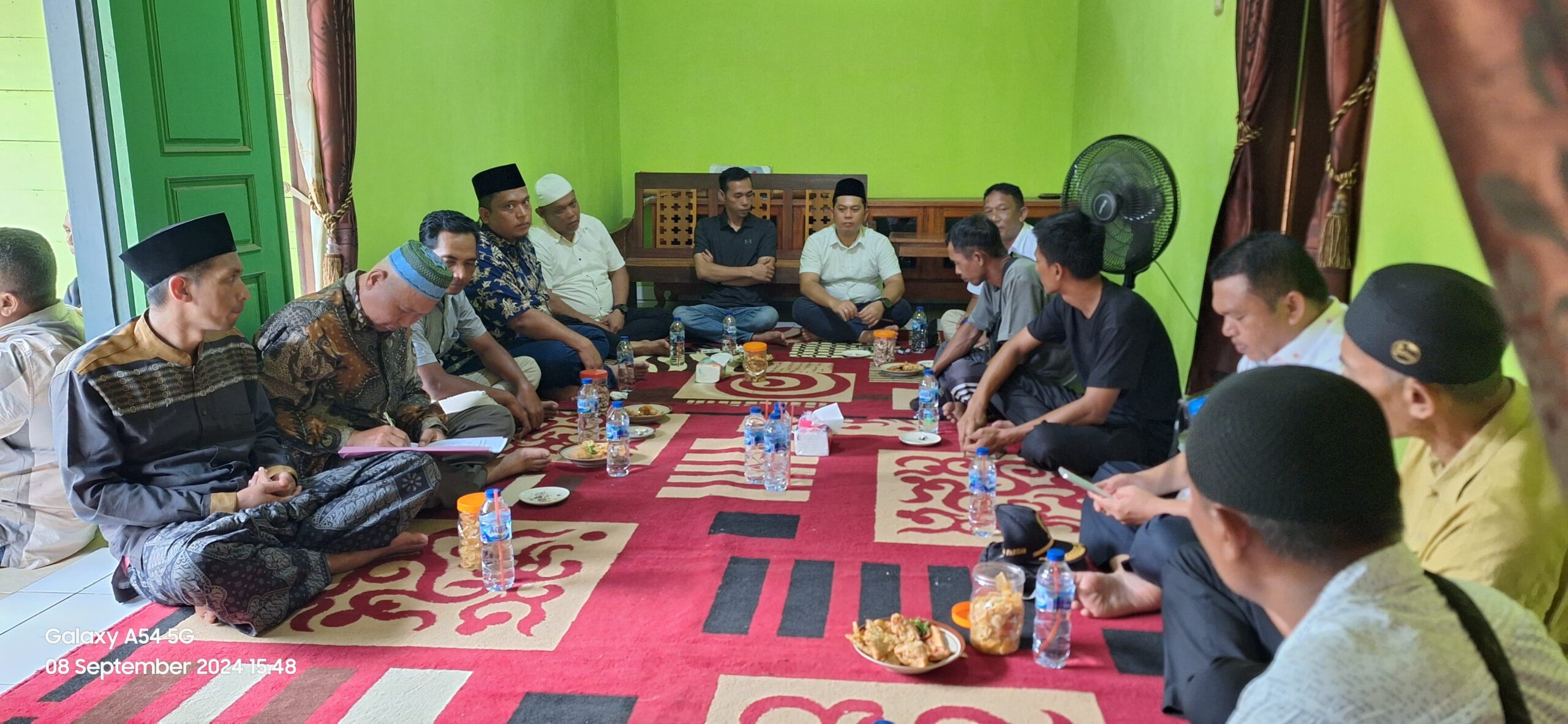 Putra Mahkota Silaturrahim Dengan Warga Kecamatan Sosa Timur