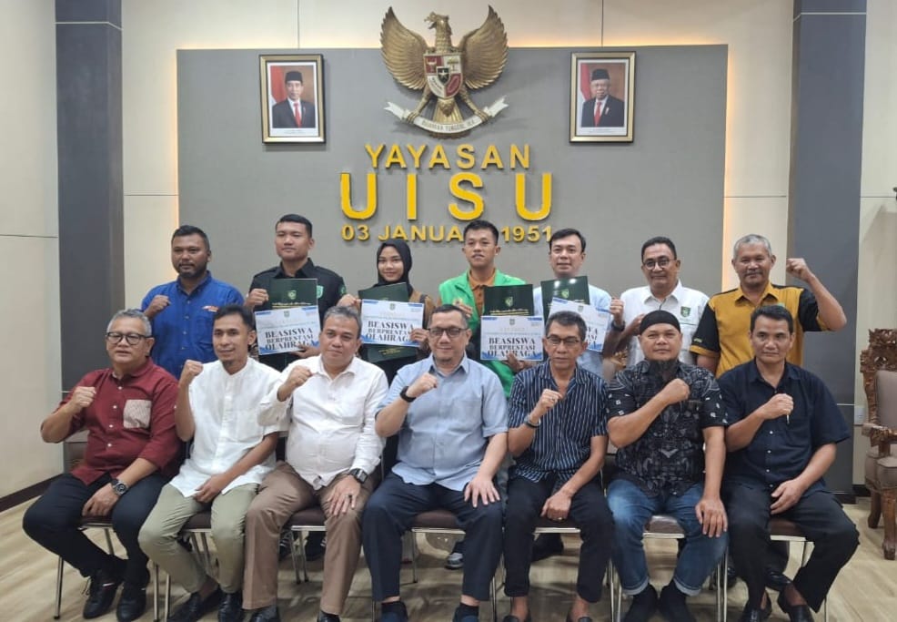 UISU Beri Apresiasi Dan Beasiswa Kepada Mahasiswa Berprestasi