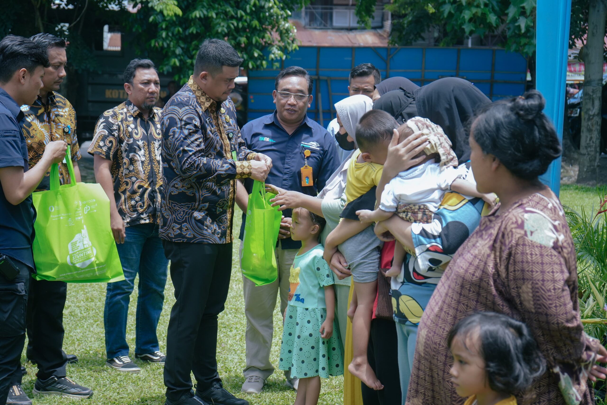 Beri Bantuan Kepada KRS, Wali Kota Medan Harapkan Pertumbuhan Generasi Muda Semakin Baik