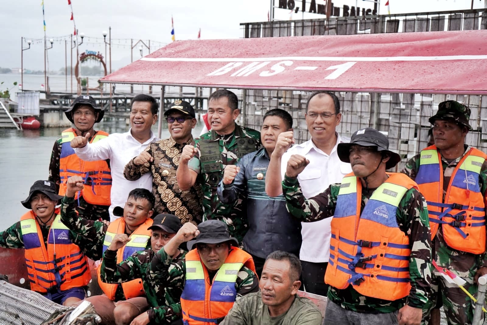 Pemkab Simalungun Terima Hibah 1 Unit Perahu Ponton Dari Kasad TNI AD