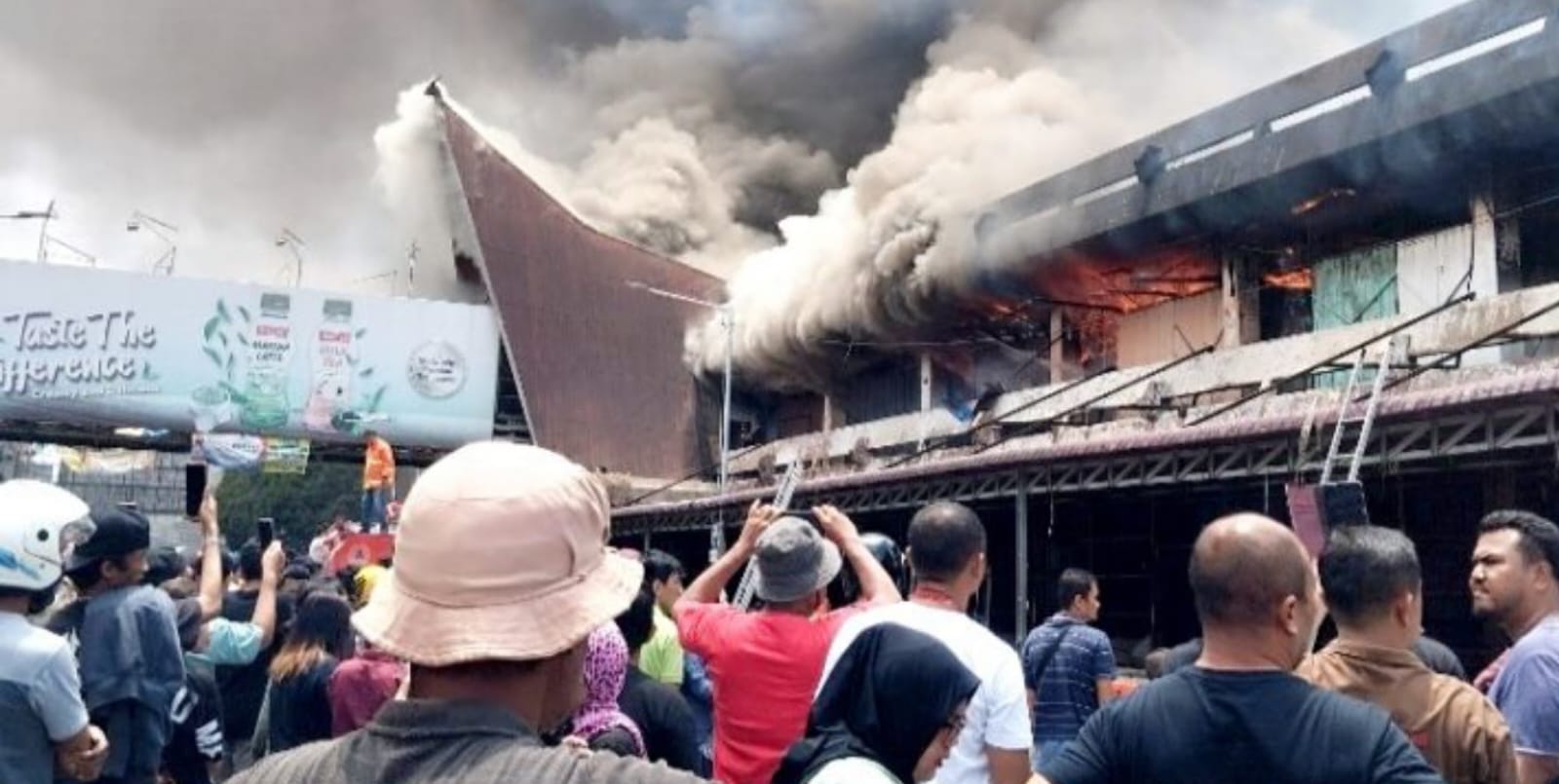 Rencana Direnovasi, Ratusan Kios Gedung IV Lantai II Pasar Horas Hangus Terbakar
