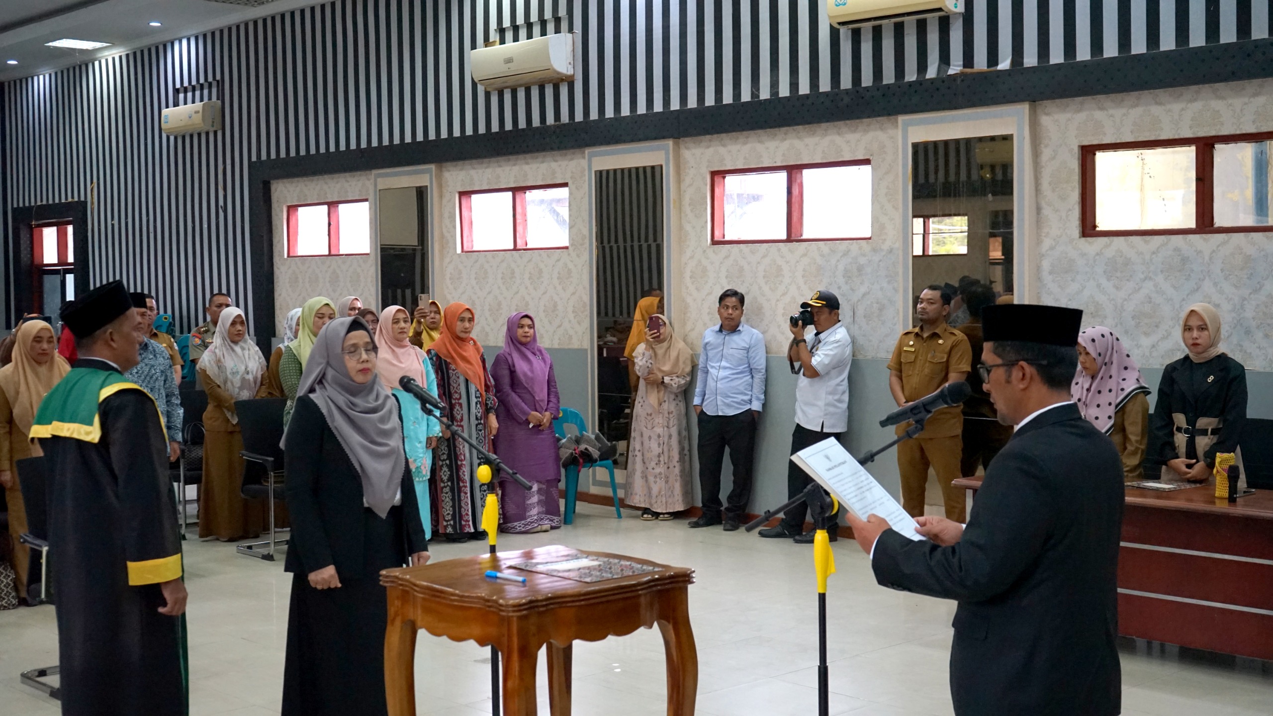 Pj Bupati Agara Lantik Rosita Astuti Jadi Kadis Kesehatan