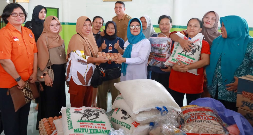 Wali Kota P. Siantar Bantu Korban Kebakaran