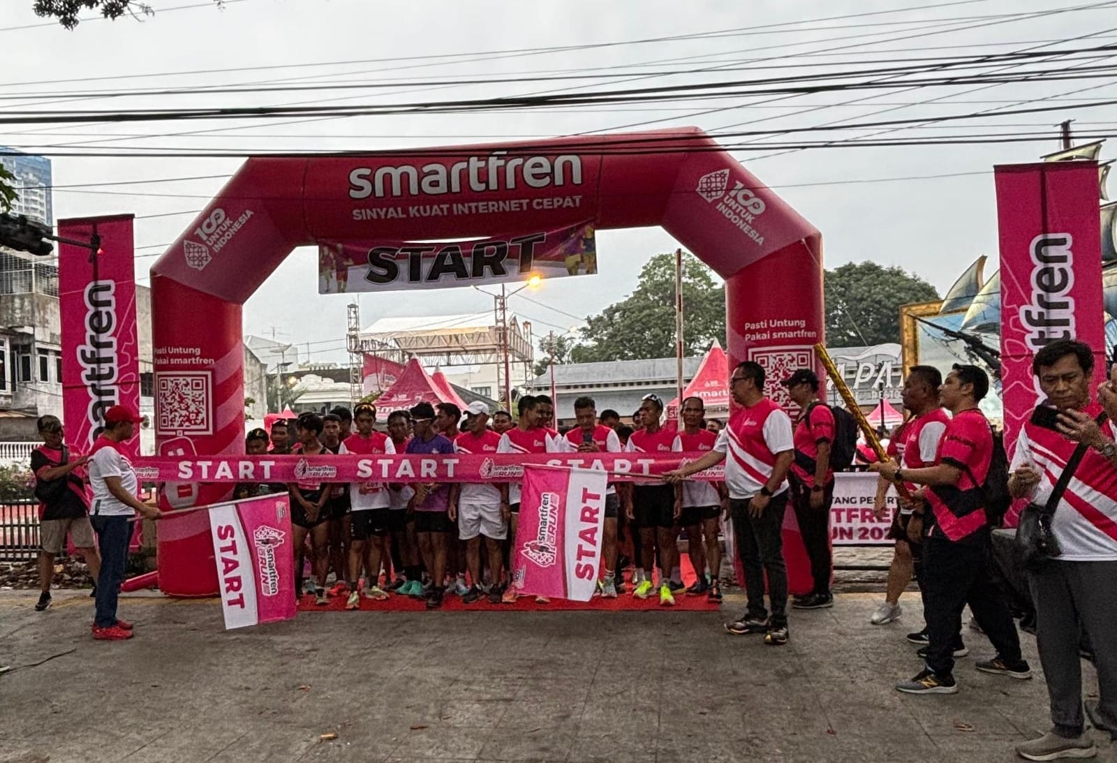 Ratusan Warga Medan Ramaikan Smartfren Fun Run 2024