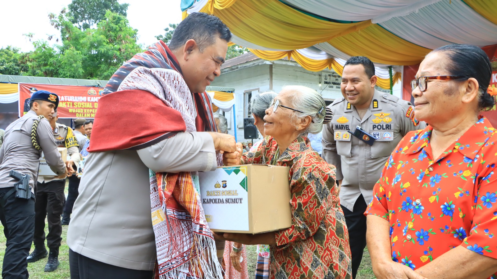 Kapolda Sumut Baksos Di Simanindo