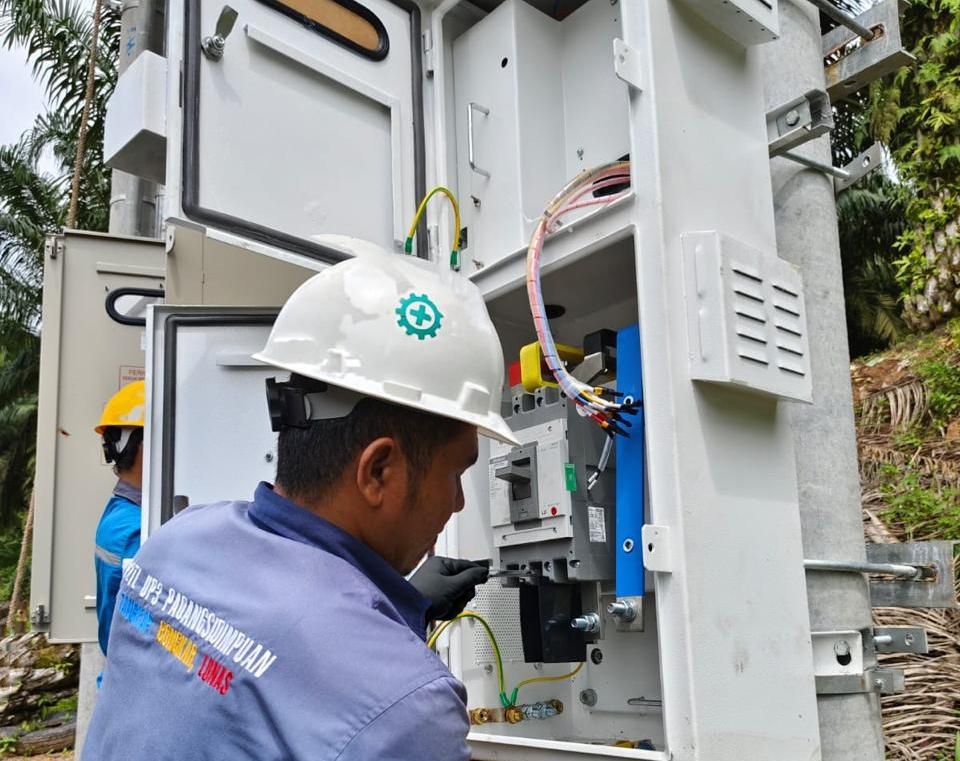 PLN UP3 Padangsidimpuan Dorong Industri Minyak Kelapa Sawit Gunakan Listrik PLN