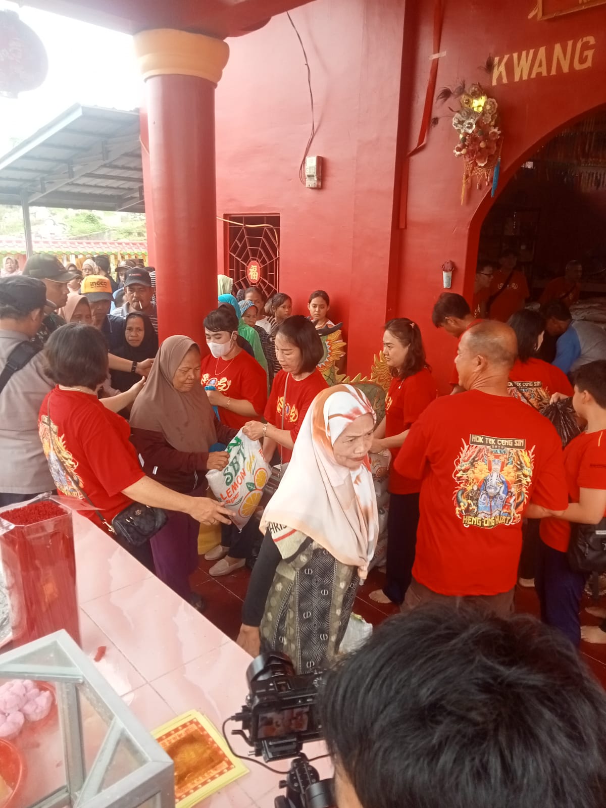Yasosu Bagikan 650 Paket Sembako Buat Warga Miskin Di Pangkalansusu