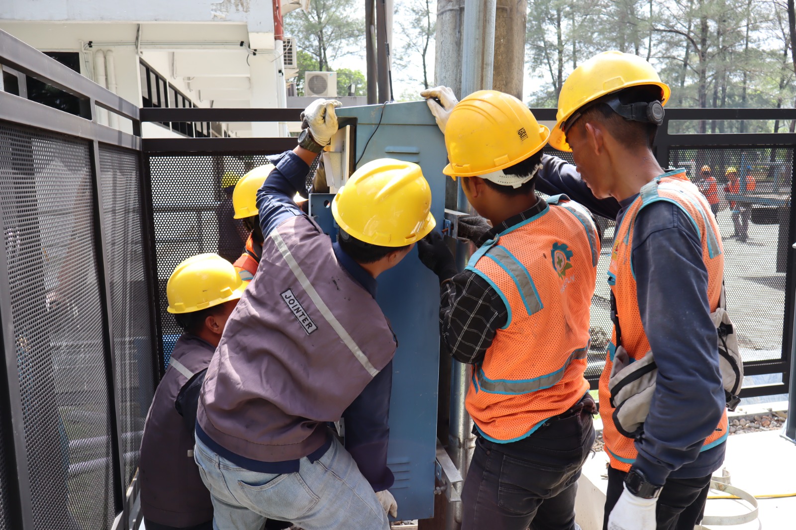 PLN UP3 Medan Dukung Pendidikan Lewat Layanan Sameday Service