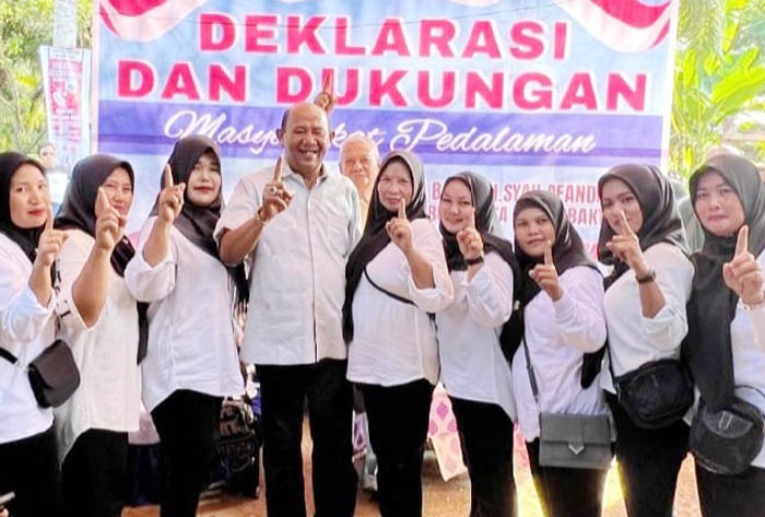 Syah Afandin Dan Tiorita Gratiskan Biaya Berobat Untuk Warga Langkat