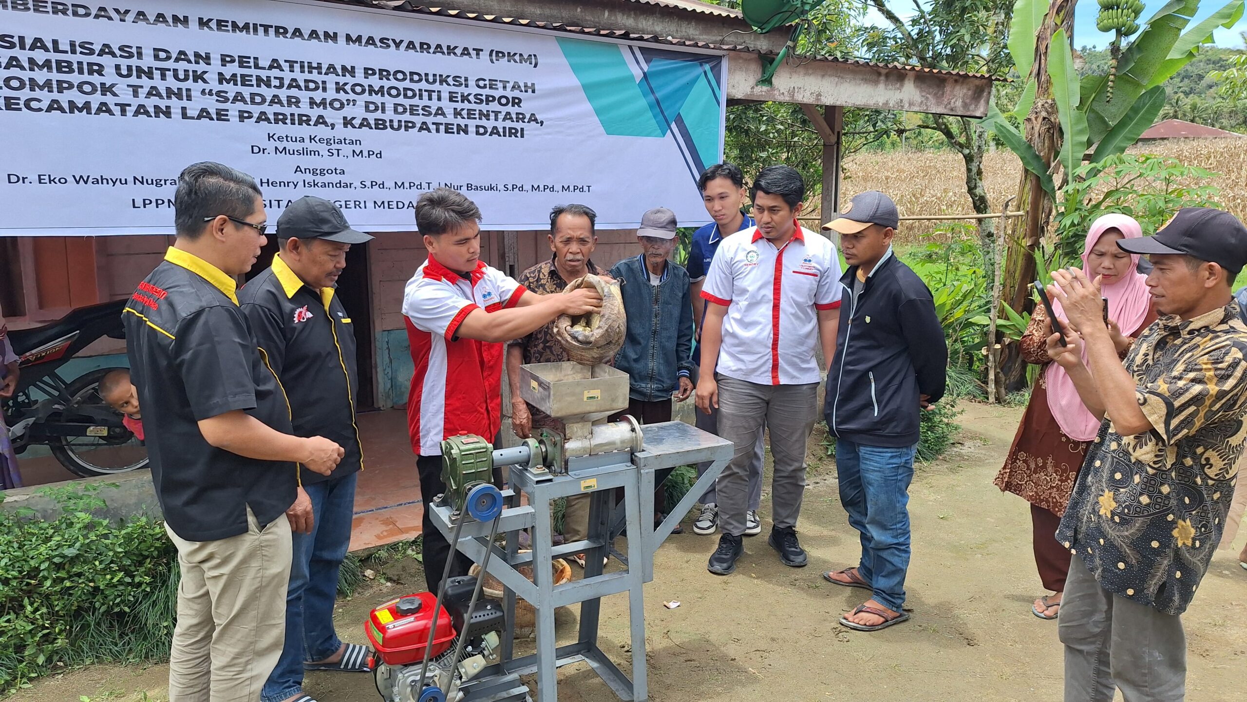 Tim PKM Unimed Dukung Kelompok Tani "Sadar Mo" Optimalkan Produksi Getah Gambir