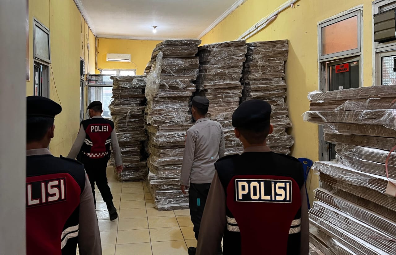 Polisi Perketat Penjagaan Gudang Logistik Pilkada