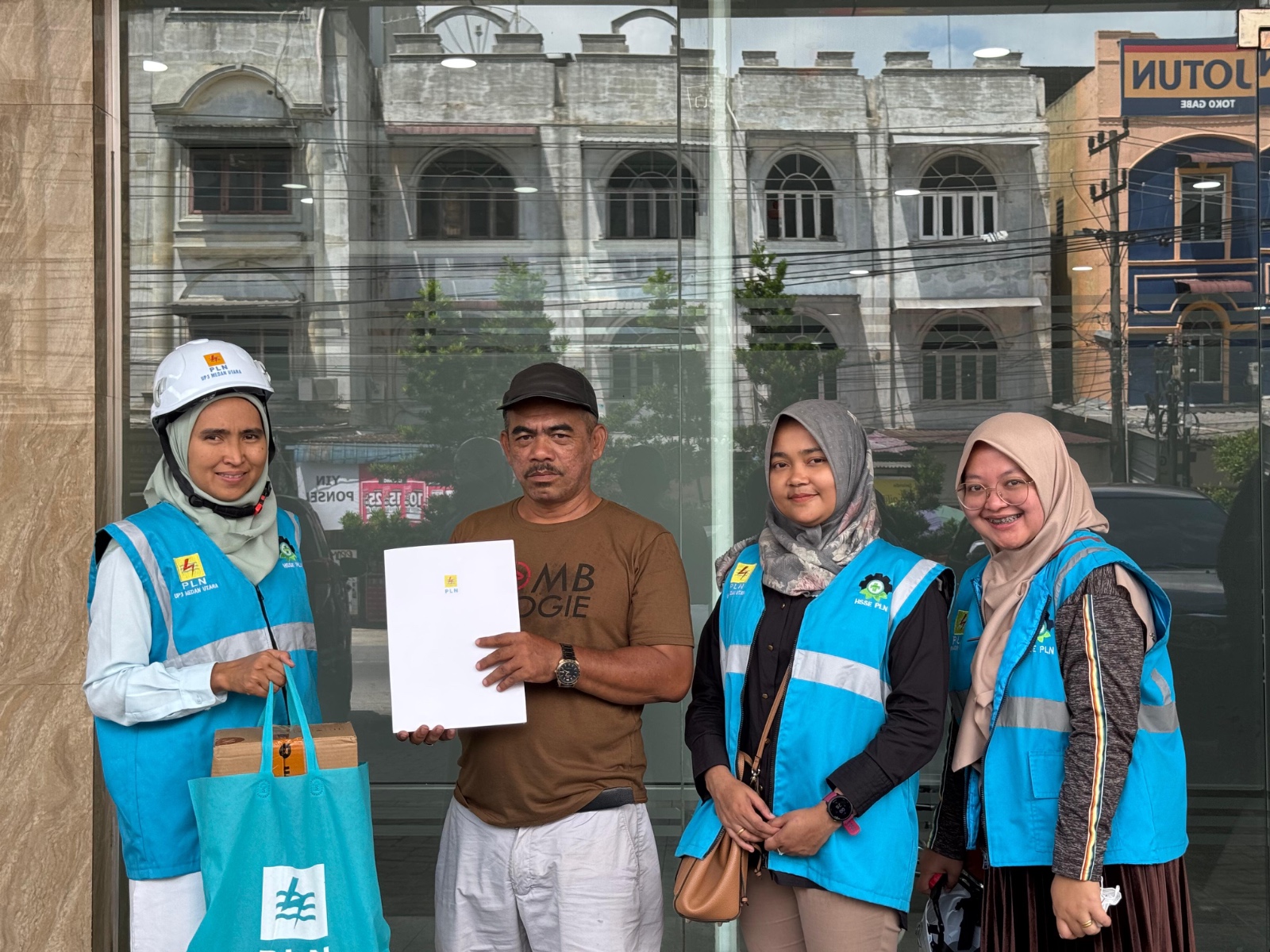 PLN UP3 Medan Utara Realisasikan Penyalaan Listrik One Day Service