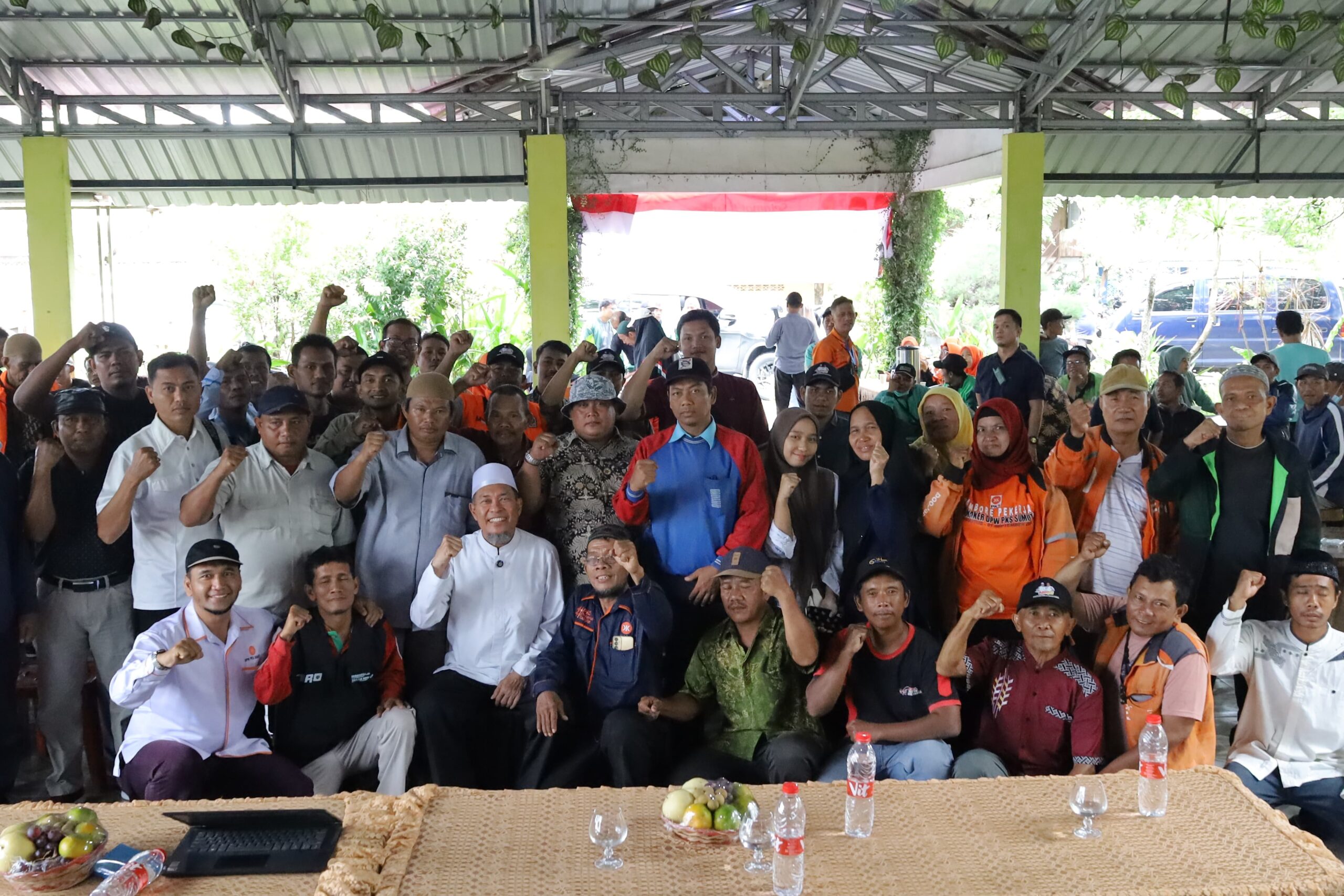 Ratusan Buruh Dari Medan Utara Bincang Politik Dengan HIRO