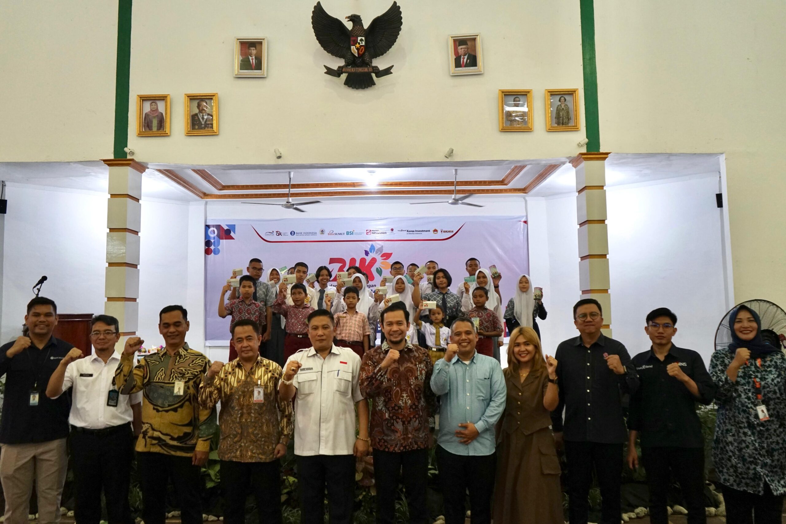 OJK Dan Forkom IJK Sumut Edukasi Pelajar Di Tapanuli Tengah