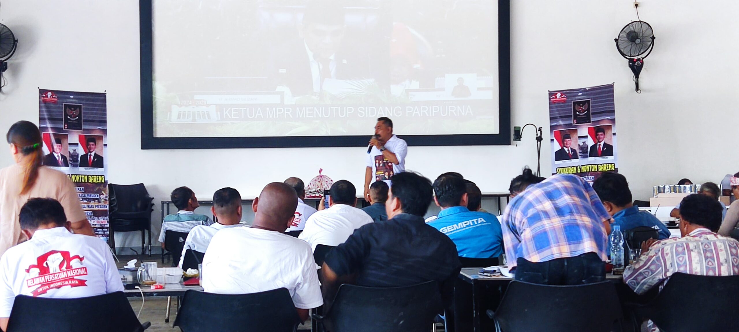 Gelar Nobar Pelantikan, Relawan Teriak Prabowo Dua Priode