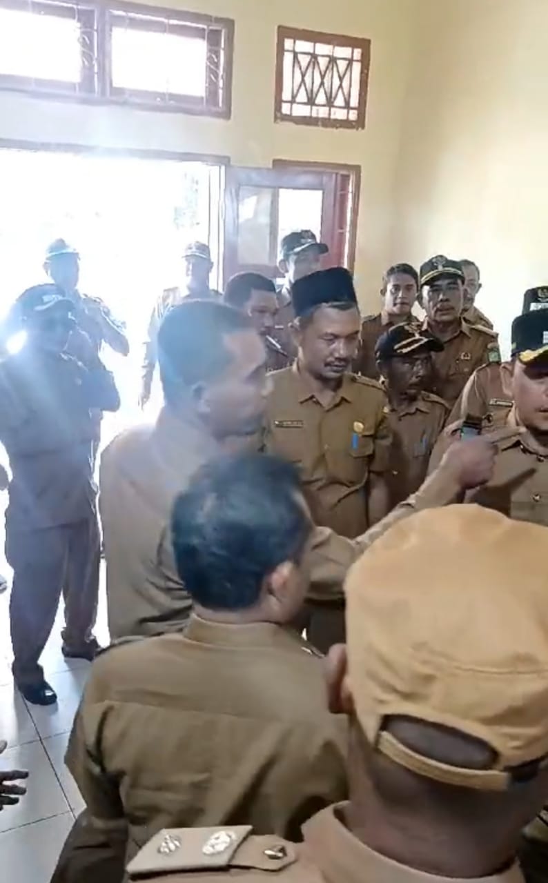 Pencairan ADD Tak Jelas, Para Kades Nyaris Adu Jotos Dengan Plt Sekda Abdya