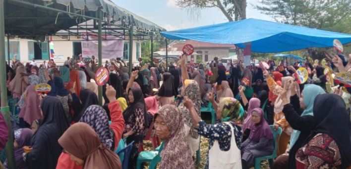 Perempuan Di Ujung Padang Bertekad Menangkan RHS - AZI