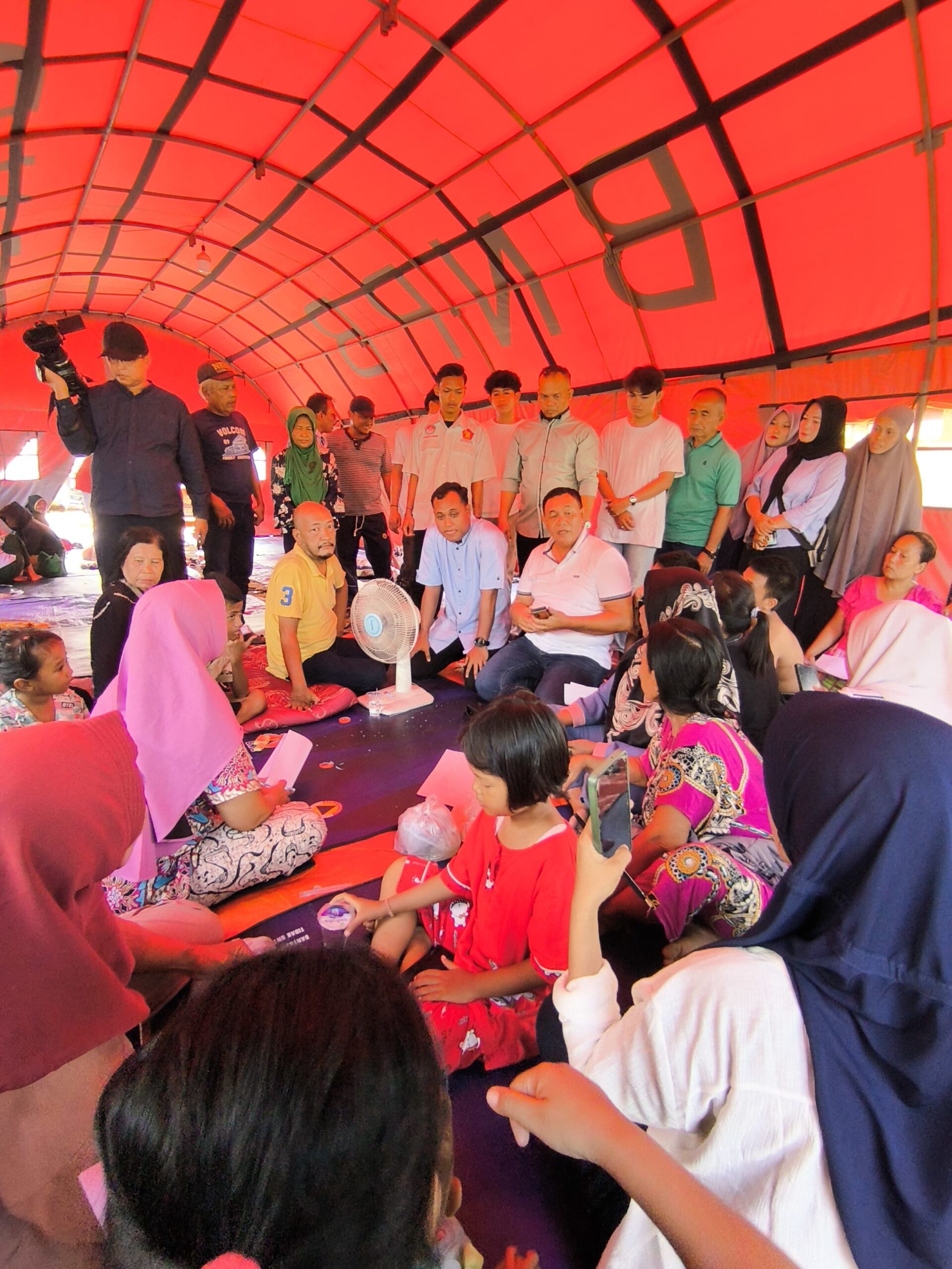 Anggota DPRD Deliserdang M. Dahnil Ginting Bantu Korban Kebakaran