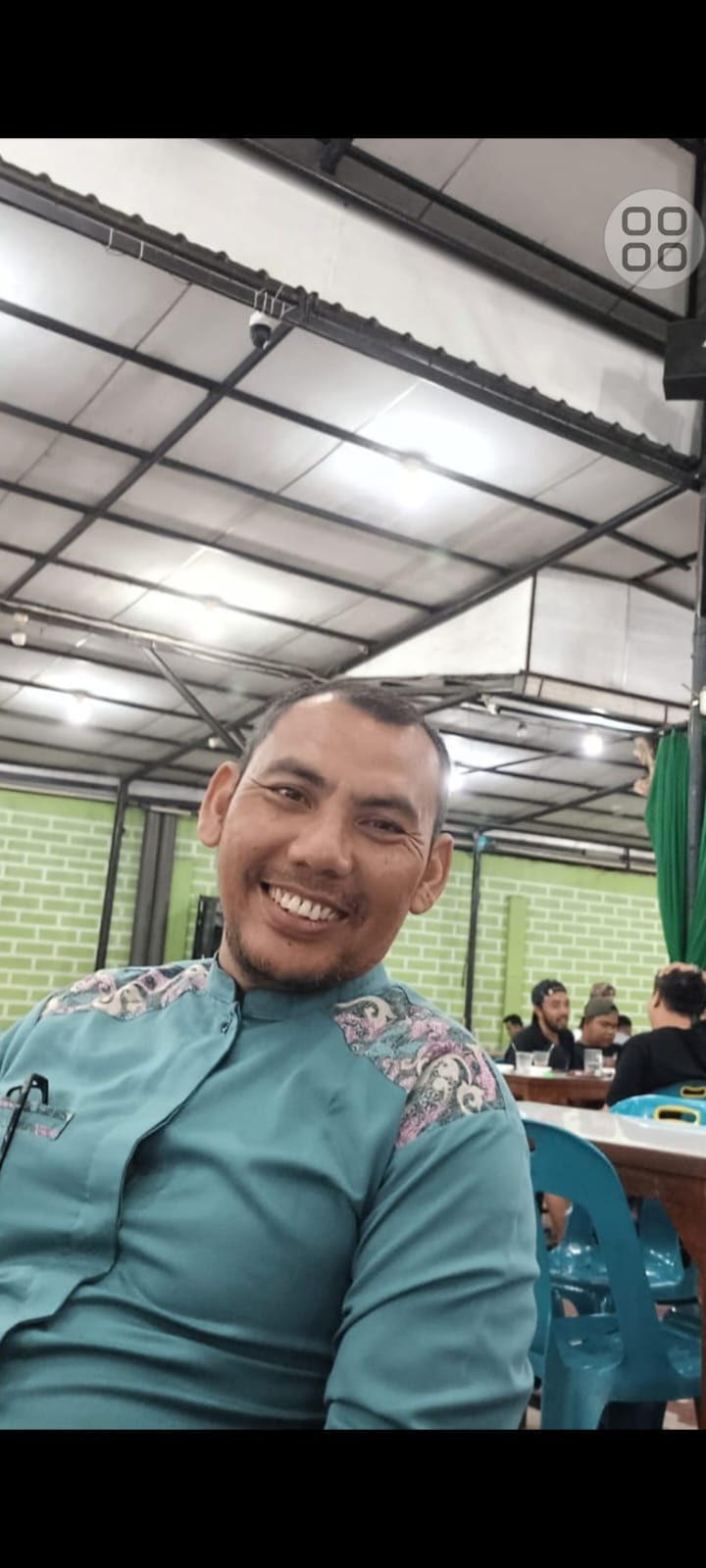 Amplop Pilraja Di Negeri Demonarki