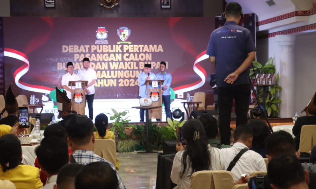 Debat Perdana Calon Bupati/Wakil Bupati Simalungun, RHS Kuasai Panggung