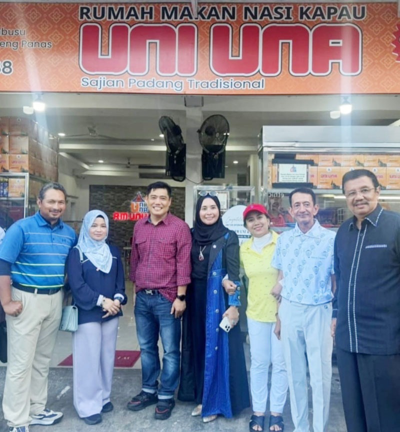 Tunku Besar Tampin Nikmati Kuliner Medan