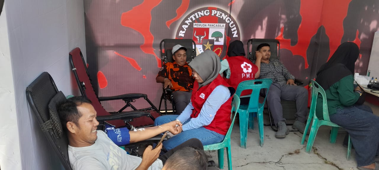 PP Ranting Penguin Perumnas Mandala Gelar Sehat Bersama Pemuda Pancasila