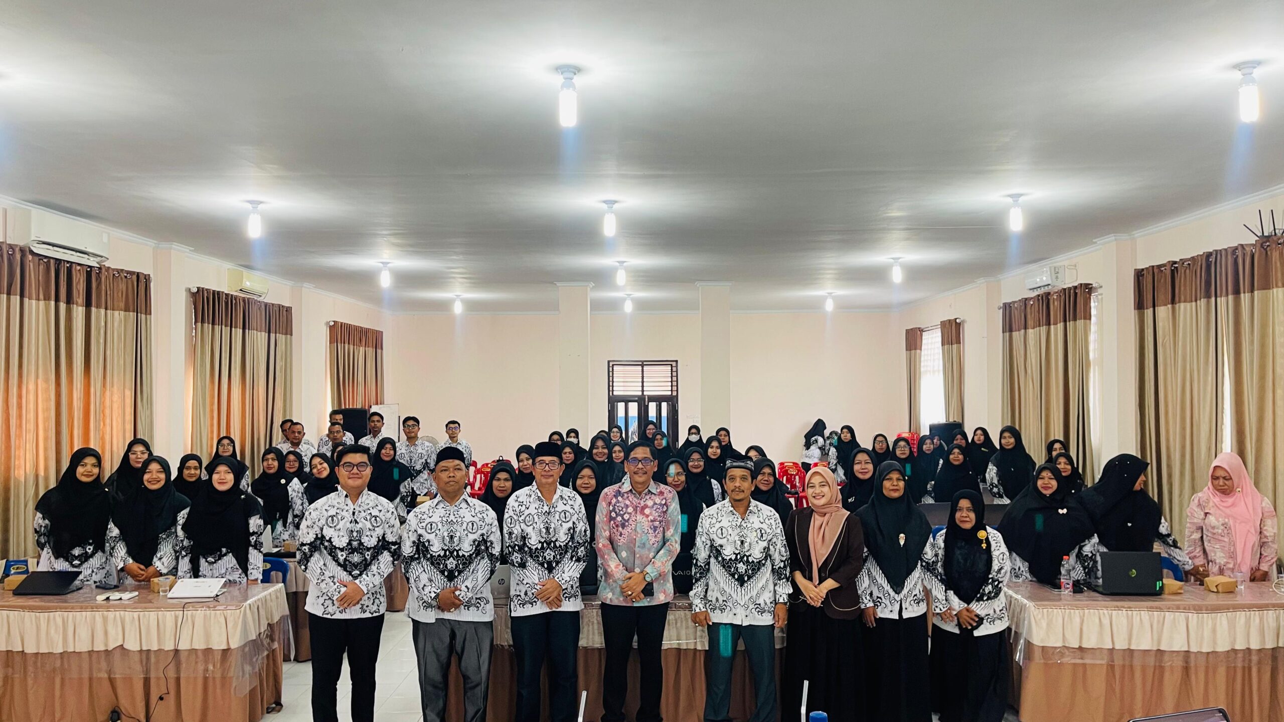 PGRI Kota Banda Aceh Latih Kompetensi Guru Dalam Pembelajaran Digital