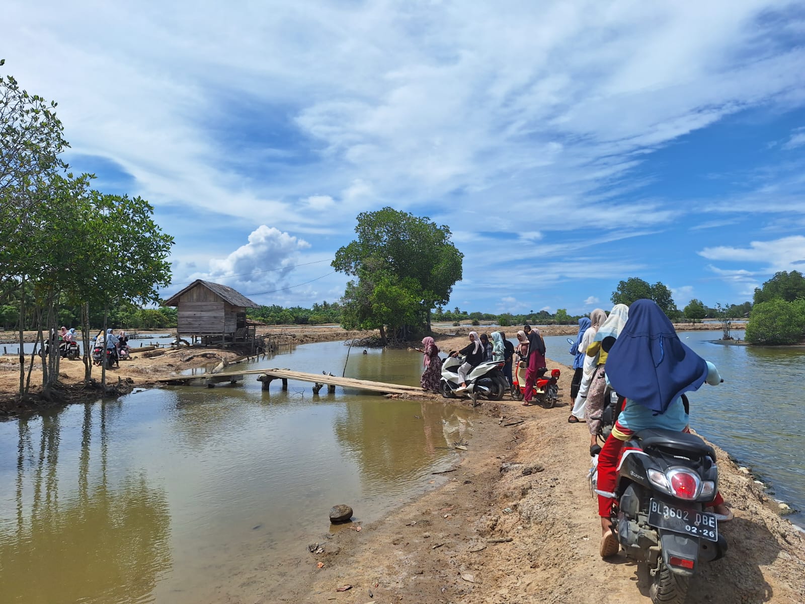 Jembatan Darurat Di Area Tambak Di Darul Aman Kerap Ambil Korban