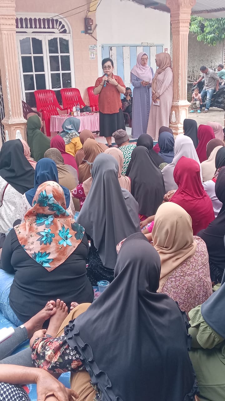 Lansia Dan Kaum Ibu Gunung Malela Doakan RHS-AZI Menang Pilkada