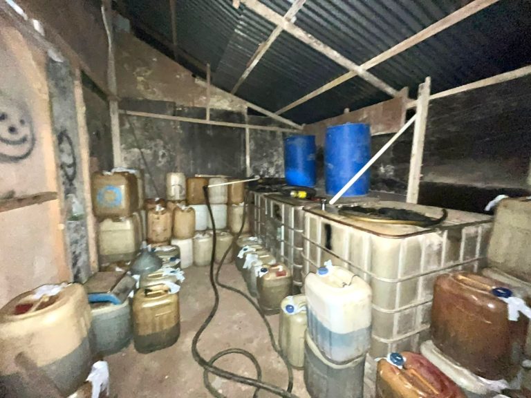 Polresta Banda Aceh Gerebek Gudang Timbunan Minyak 4,2 Ton