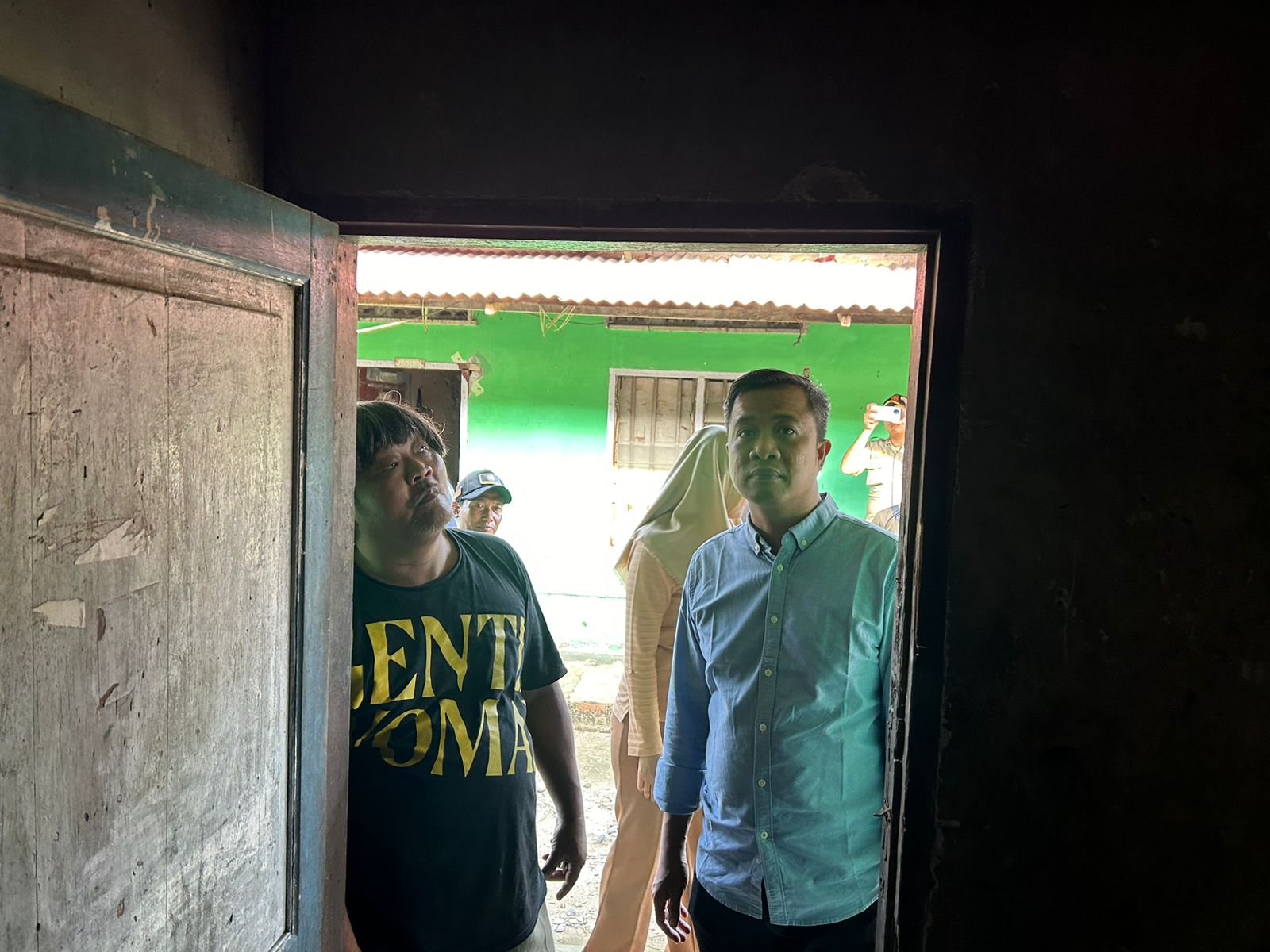 Usai Dievakuasi Dari Kolong Jembatan, Pj Wali Kota Tinjau Rumah Baru Keluarga Wijono