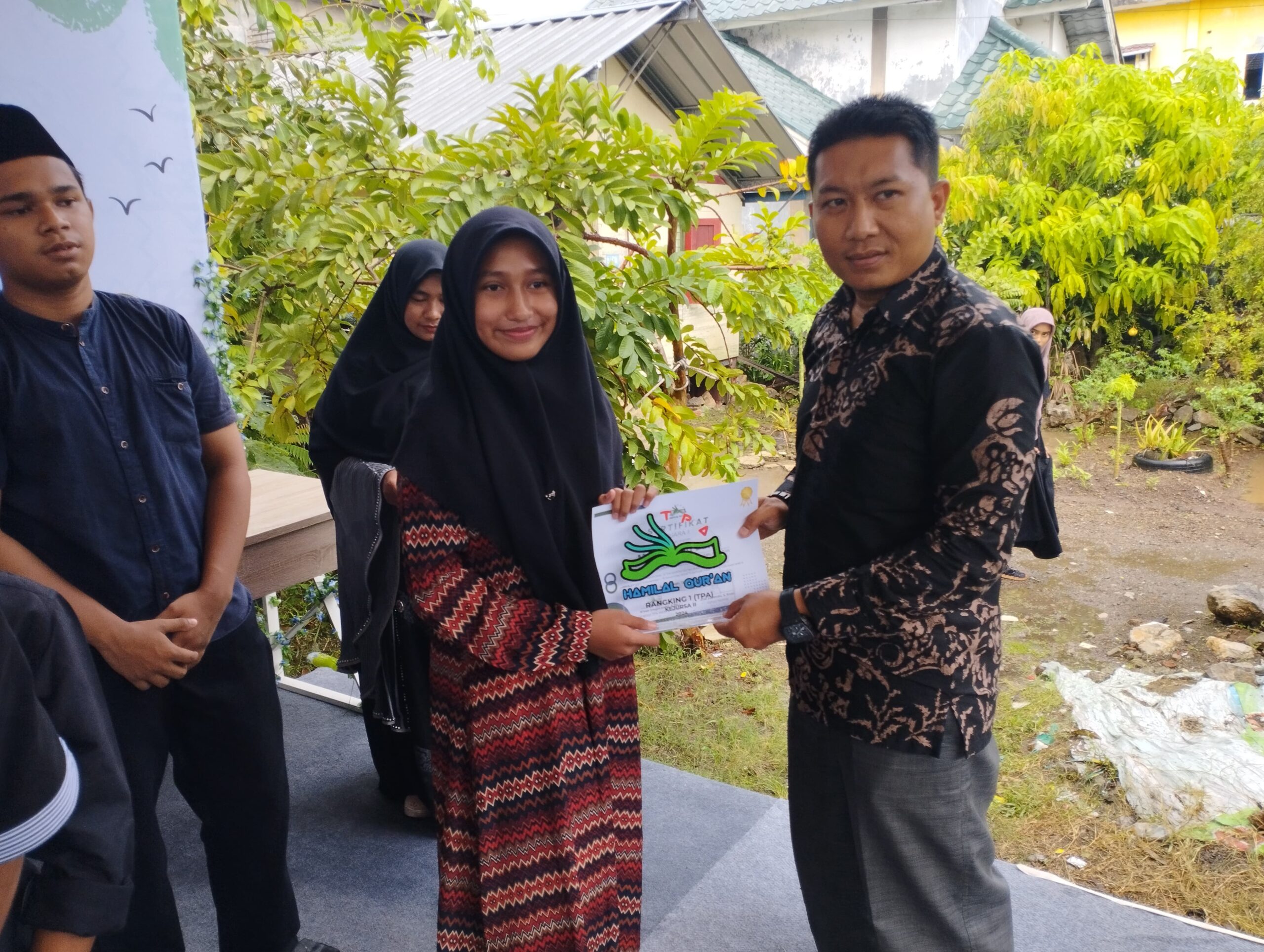 Siswi MIN 6 Model Banda Aceh Juara Pertama Lomba Rangking 1 Kejuaraan Santri II TPA Hamilal Quran