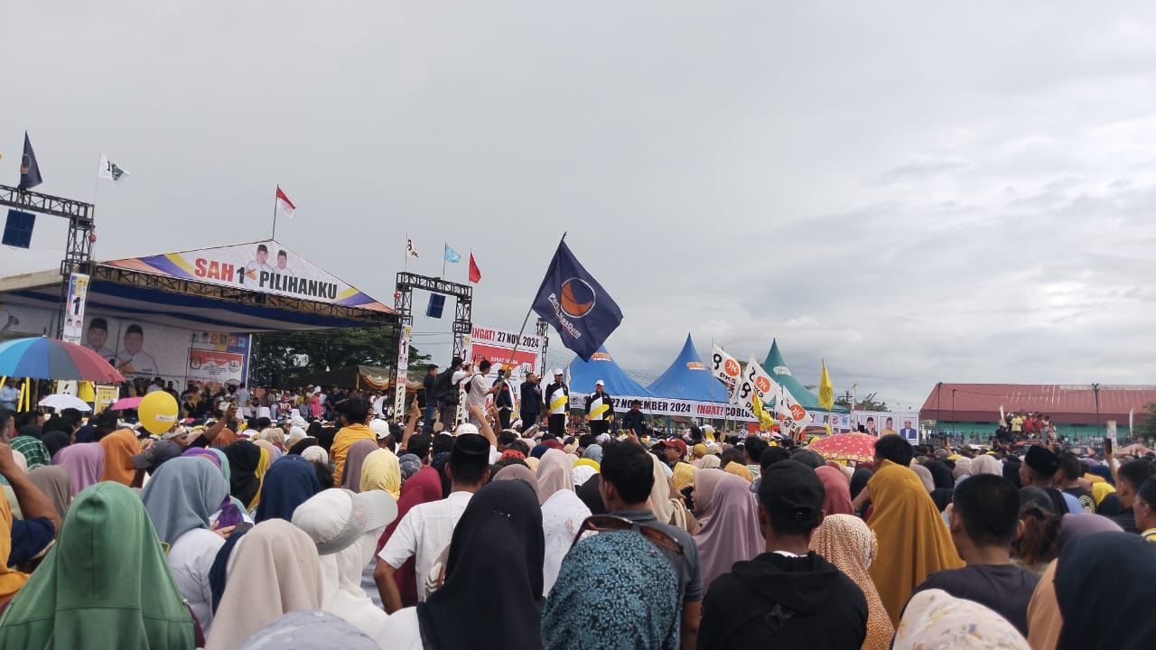 Lautan Massa Hadiri Kampanye Akbar Paslon SAH Di Agara