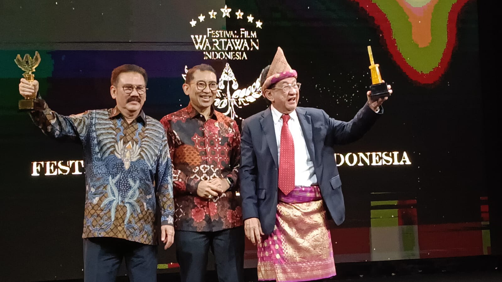 Ilham Bintang Dan Anwar Fuady Raih Lifetime Achievement Award FFWI 2024