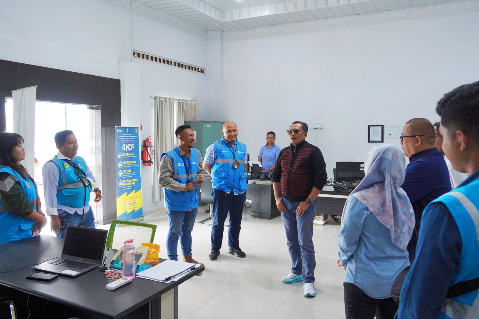 GM PLN UID Sumut Berbagi Semangat Perjuangan Dengan Pegawai Unit Terdepan