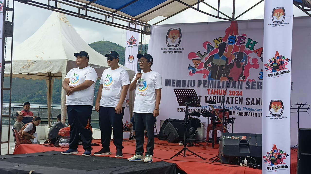 Menuju Pemilihan Serentak, KPU Samosir Gelar Jalan Sehat