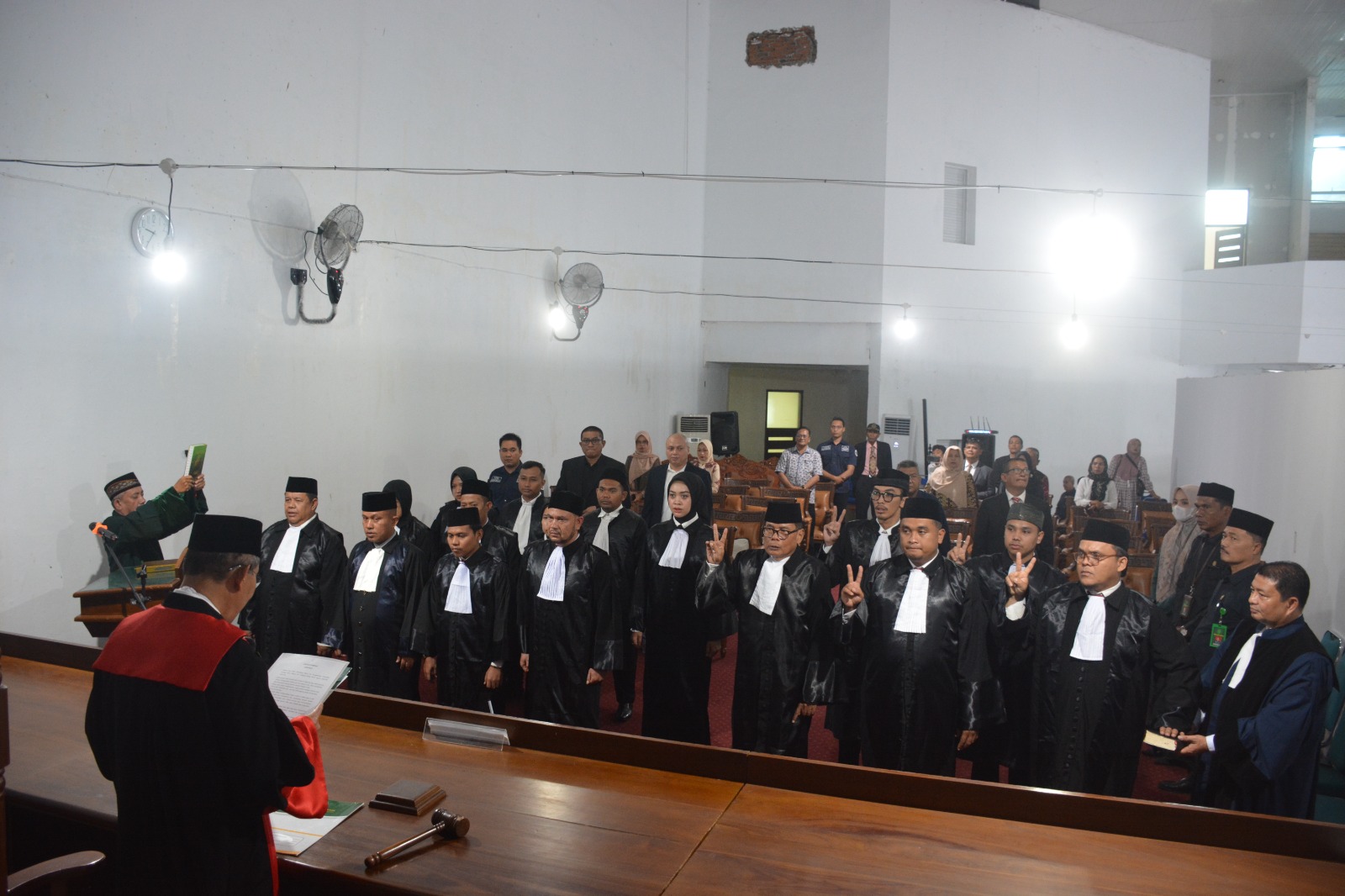 KPT BNA Ambil Sumpah 16 Orang Advokat