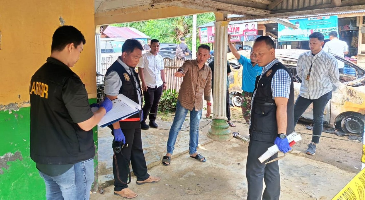 Tim Labfor Poldasu Selidiki Mobil Timses Cabup/Cawabup Aceh Timur 01 Dibakar OTK